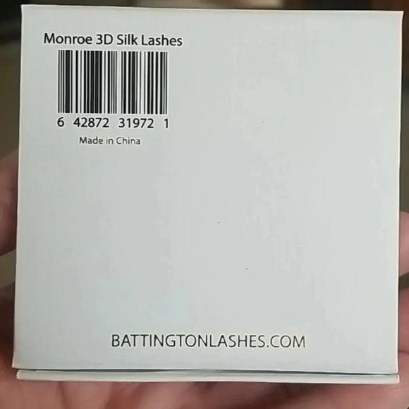 BATTINGTON Silk Lashes - Picture 4 of 4